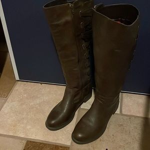 Women’s 8.5 brown boots